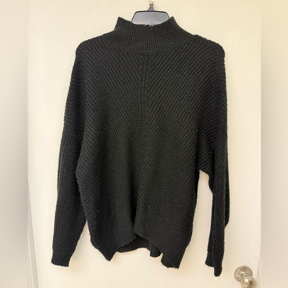 VINCE CAMUTO Sweater SIZE S - Picture 1 of 3